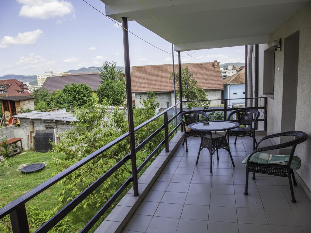 Vila Victoria Râmnicu Vâlcea エクステリア 写真
